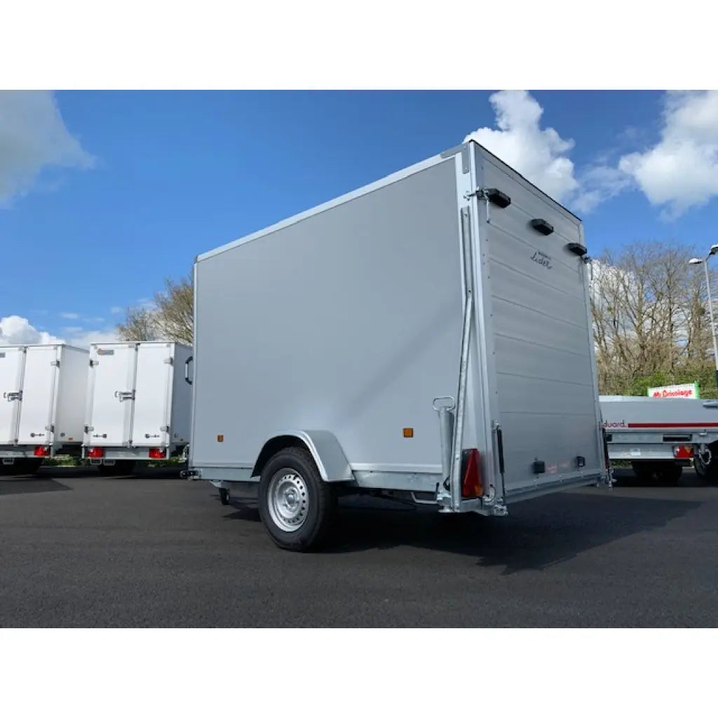 Remolque furgón Lider 42960 – Capacidad 1300 kg.