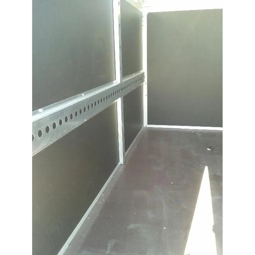 Remolque tipo furgón B09002 de gran capacidad con 750 kg de MMA.